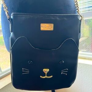 Fun and CUTE crossbody… gotta love cats! 🐈‍⬛